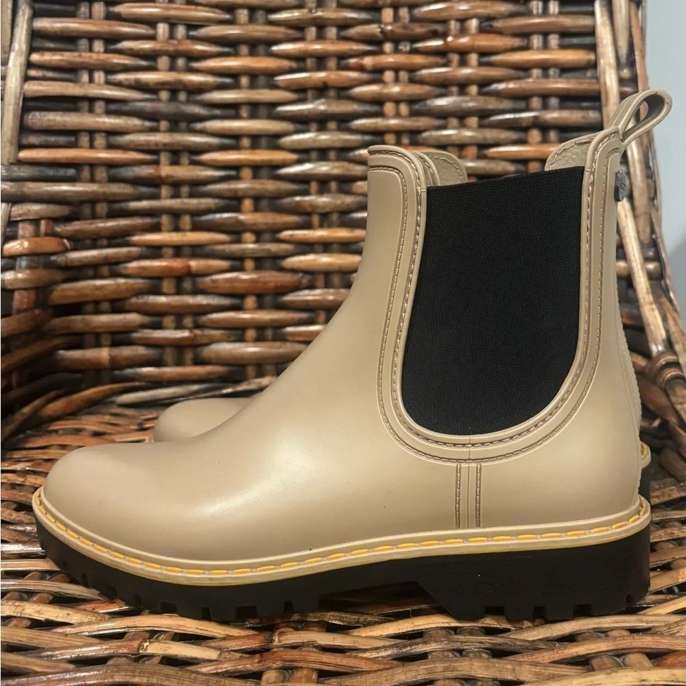 Igor Beige and Black Igor Ladies Rain Boots, Ankle Boots, Lug Soles, Size 8.5